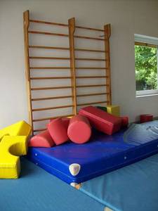 Matten und Gerüst im Turnraum