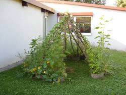 Zelt aus Naturmaterialien